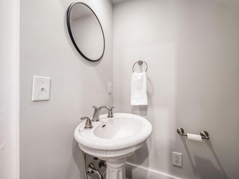 995 Harrison Avenue, Columbus, OH 43201 Photo 26