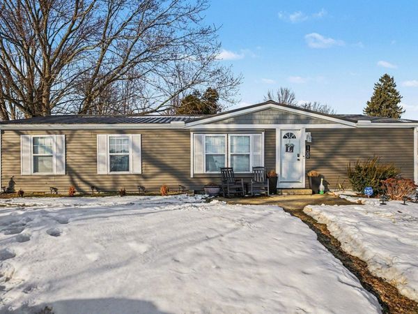 100 W Dutch Street, Wolcottville, IN 46795