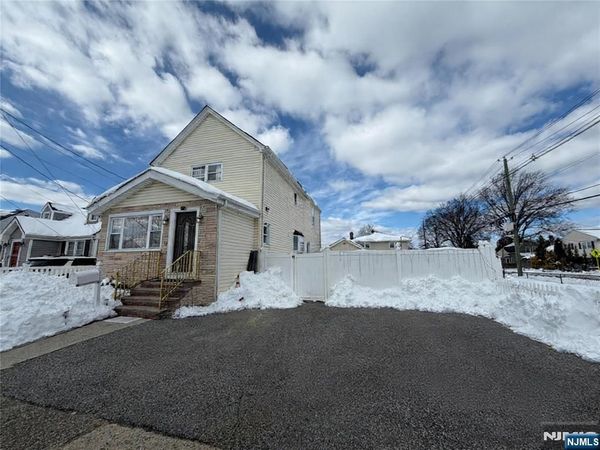 41 15th Avenue, ELMWOOD PARK, NJ 07407