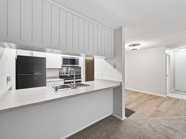 2800 Hamline Avenue N, Unit 303, Roseville, MN 55113