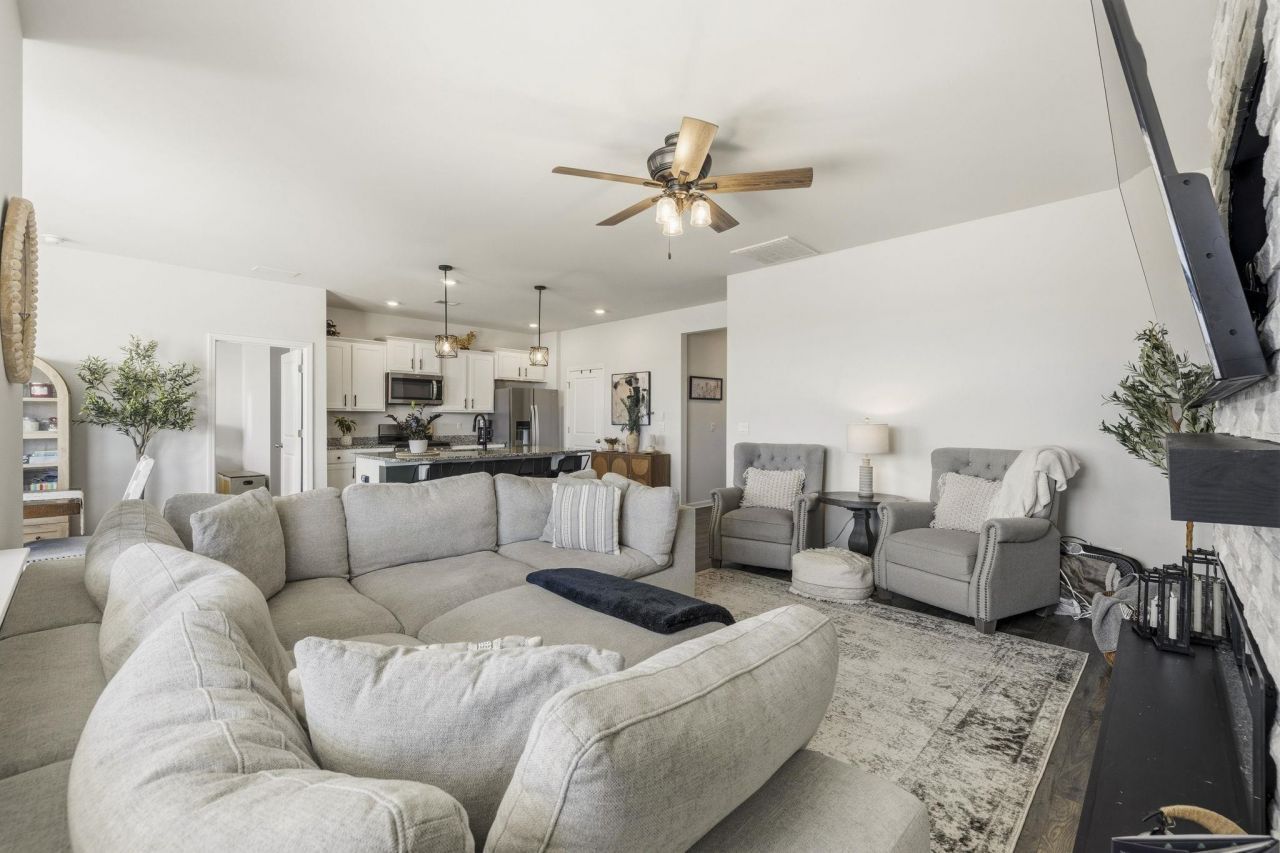 1705 Perthshire Loop Photo 22