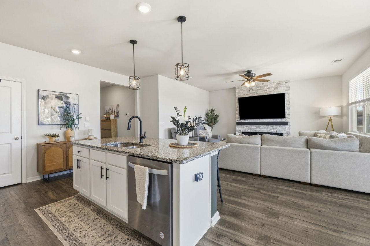 1705 Perthshire Loop Photo 9