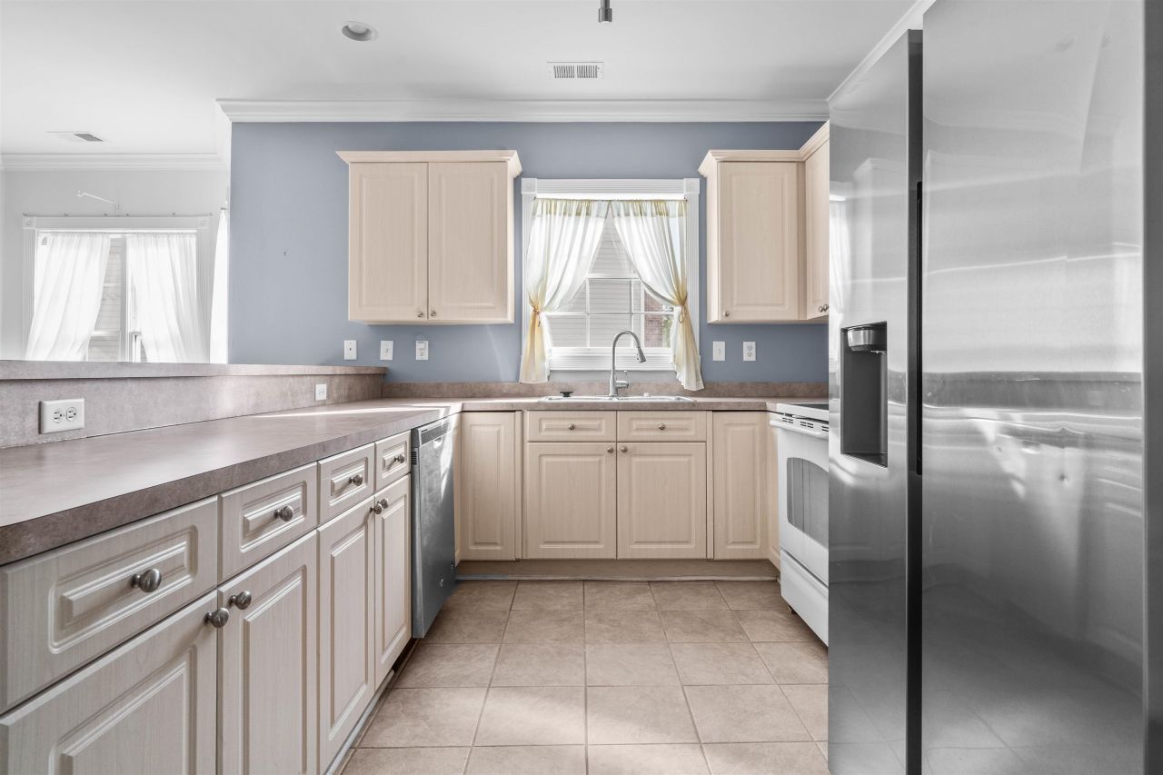 4865 Luster Leaf Circle  Photo 4