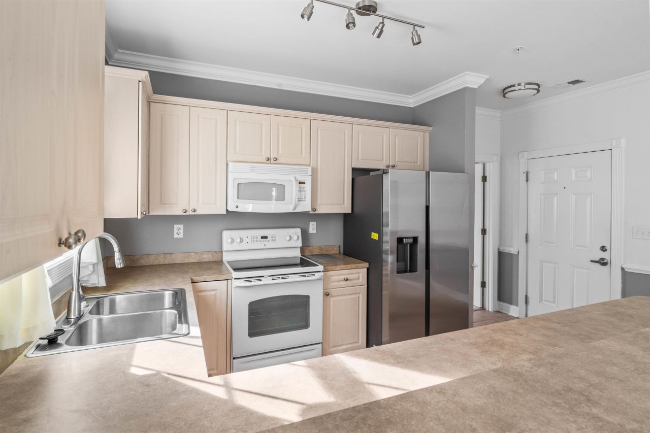 4865 Luster Leaf Circle  Photo 5