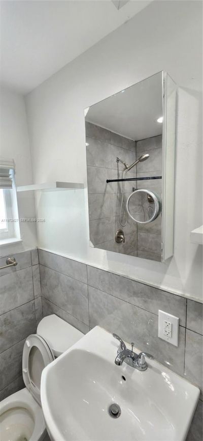 1490/1492 NW 38th St, Miami, FL 33142 Photo