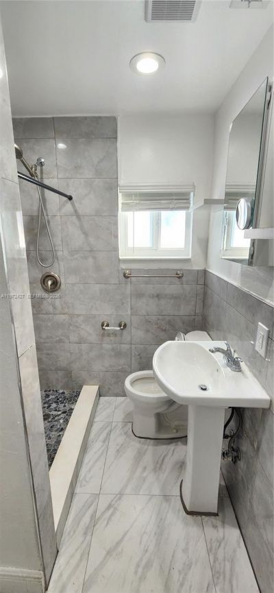 1490/1492 NW 38th St, Miami, FL 33142 Photo