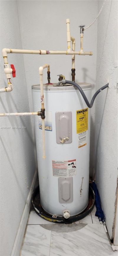 1490/1492 NW 38th St, Miami, FL 33142 Photo