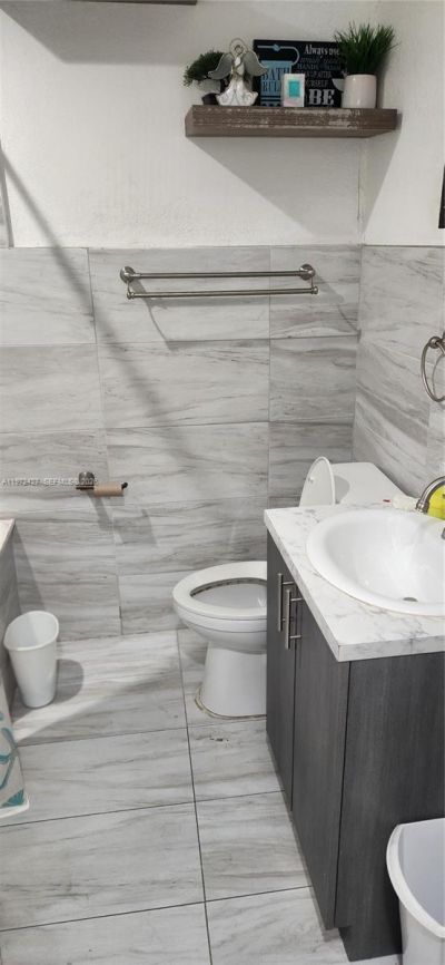 1490/1492 NW 38th St, Miami, FL 33142 Photo