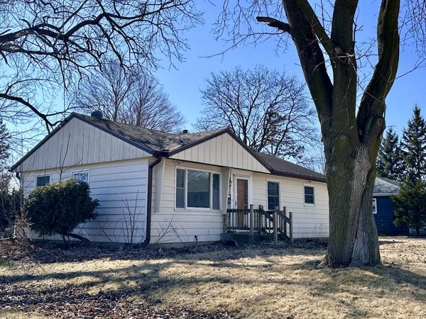 938 E Garden Street, DeKalb, IL 60115