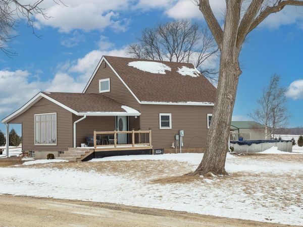1237 N Black Hawk Buchanan Avenue, Jesup, IA 50648