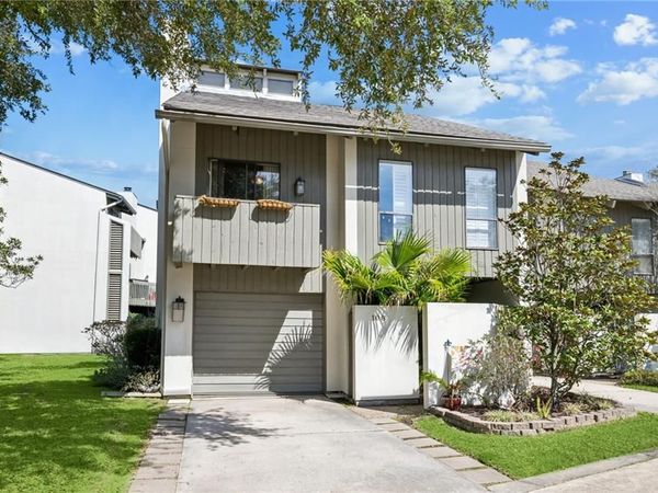 106 TCHEFUNCTE OAKS Drive , Unit 106, Mandeville, LA 70471