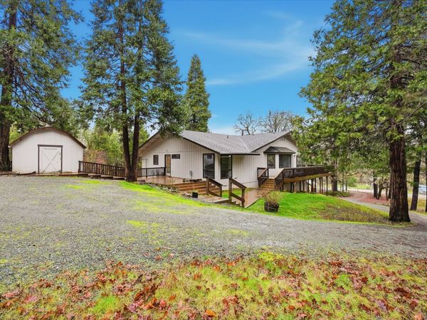 6900 Pleasant Creek Road, Rogue River, OR 97537