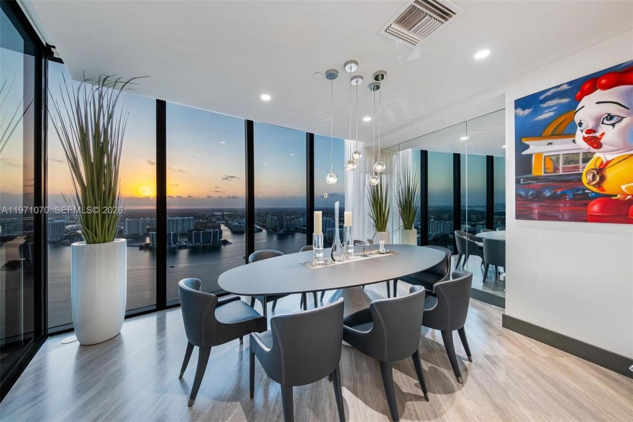 18555 Collins Ave , Unit 5003, Sunny Isles Beach, FL 33160 Photo