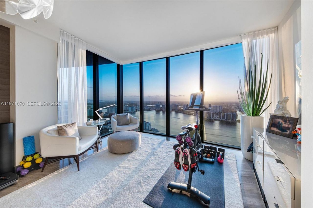 18555 Collins Ave , Unit 5003, Sunny Isles Beach, FL 33160 Photo