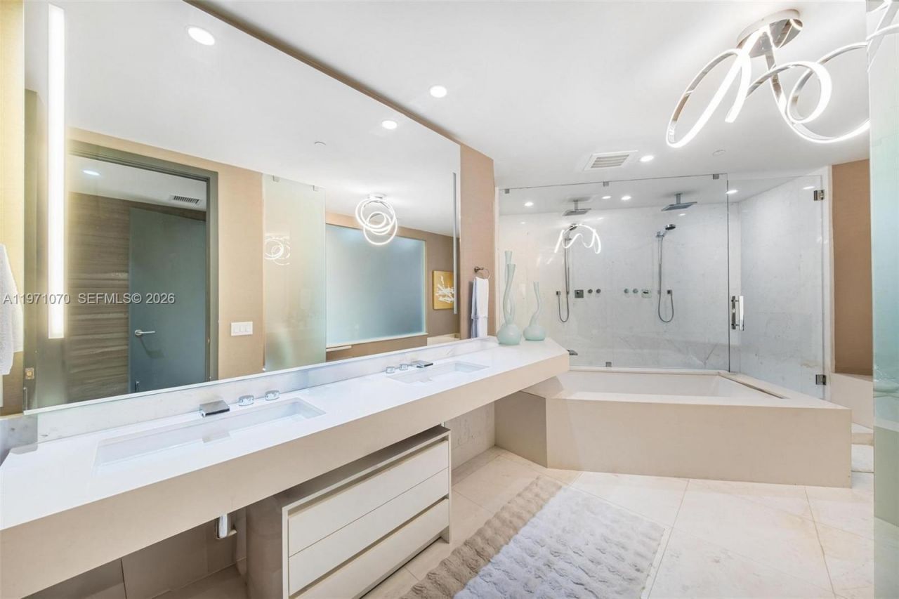 18555 Collins Ave , Unit 5003, Sunny Isles Beach, FL 33160 Photo