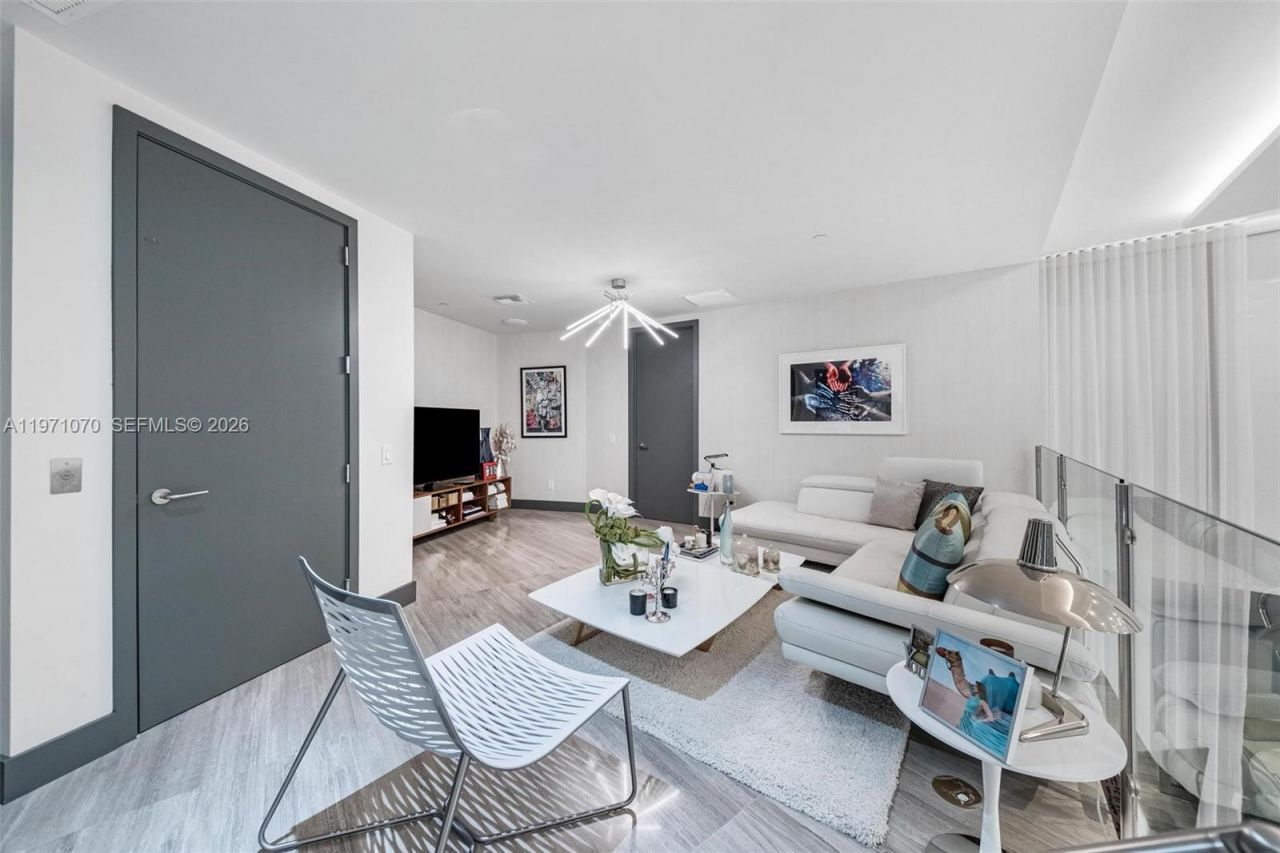 18555 Collins Ave , Unit 5003, Sunny Isles Beach, FL 33160 Photo