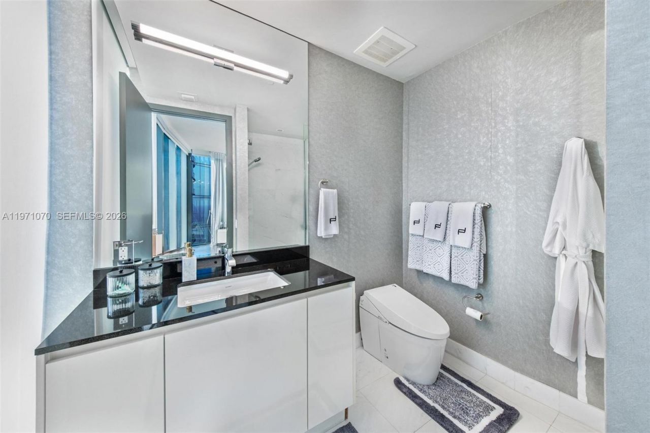 18555 Collins Ave , Unit 5003, Sunny Isles Beach, FL 33160 Photo