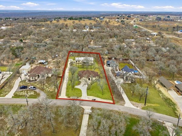 203 Champions Blvd., La Vernia, TX 78121