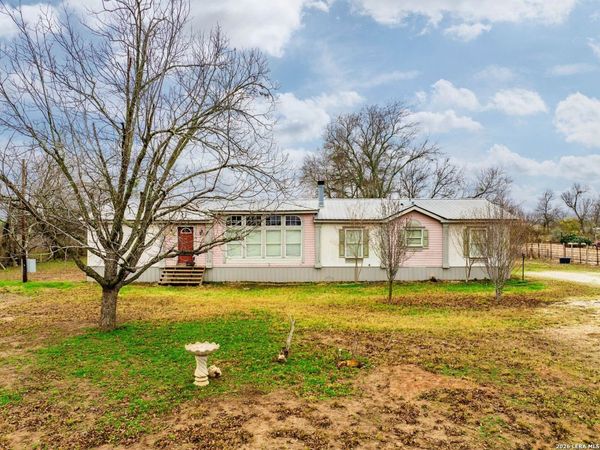 1545 County Road 665, Devine, TX 78016