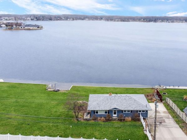 238 W Johnson Road, La Porte, IN 46350