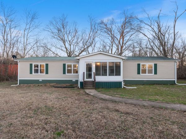 308 Spurgeon Ave , Hohenwald, TN 38462