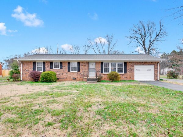 818 Fair Ave, Lawrenceburg, TN 38464