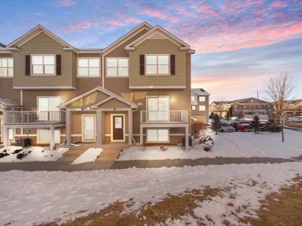 9575 Jefferson Drive, Unit 1, Chanhassen, MN 55317