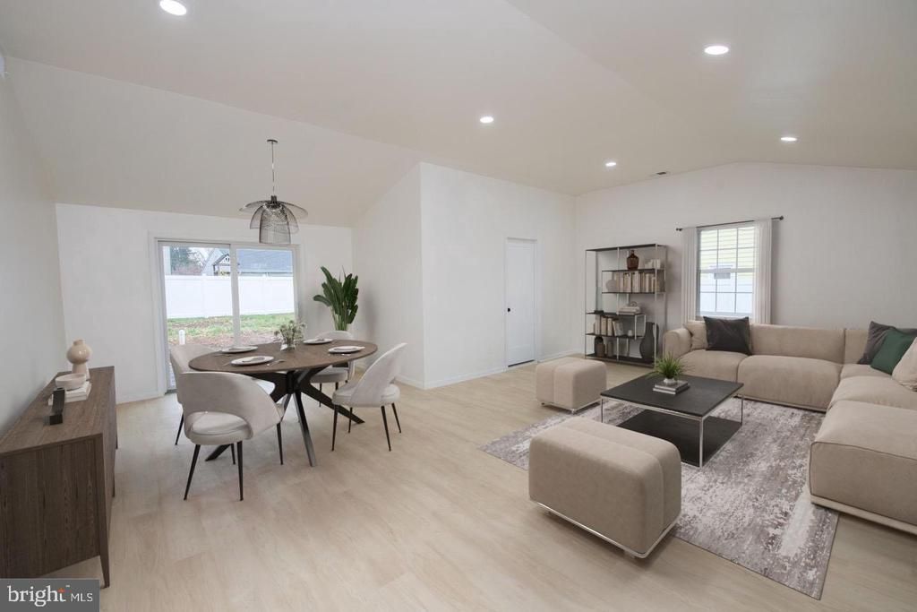 30 Mistletoe Lane, Levittown, PA 19054 Main Photo