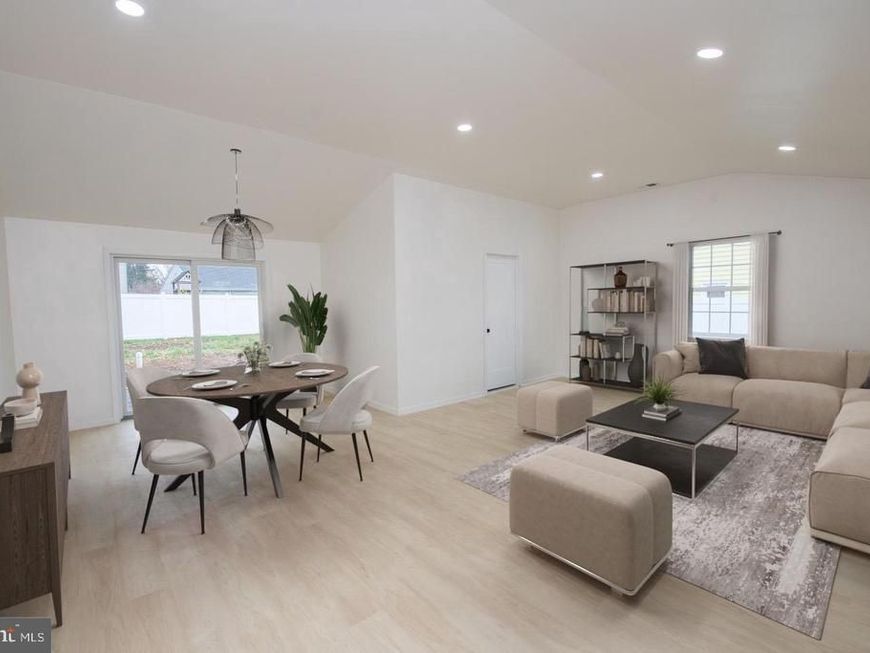 30 Mistletoe Lane, Levittown, PA 19054 Main Photo