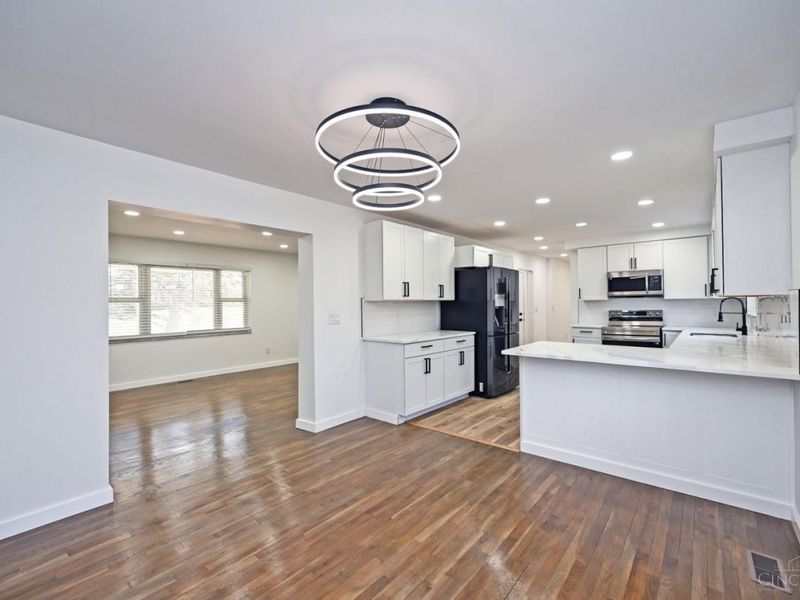 10219 Winstead Lane, Springfield Twp., OH 45231 Photo 6