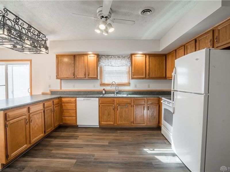 227 E Walnut Street, Saint Paris, OH 43072 Photo 8