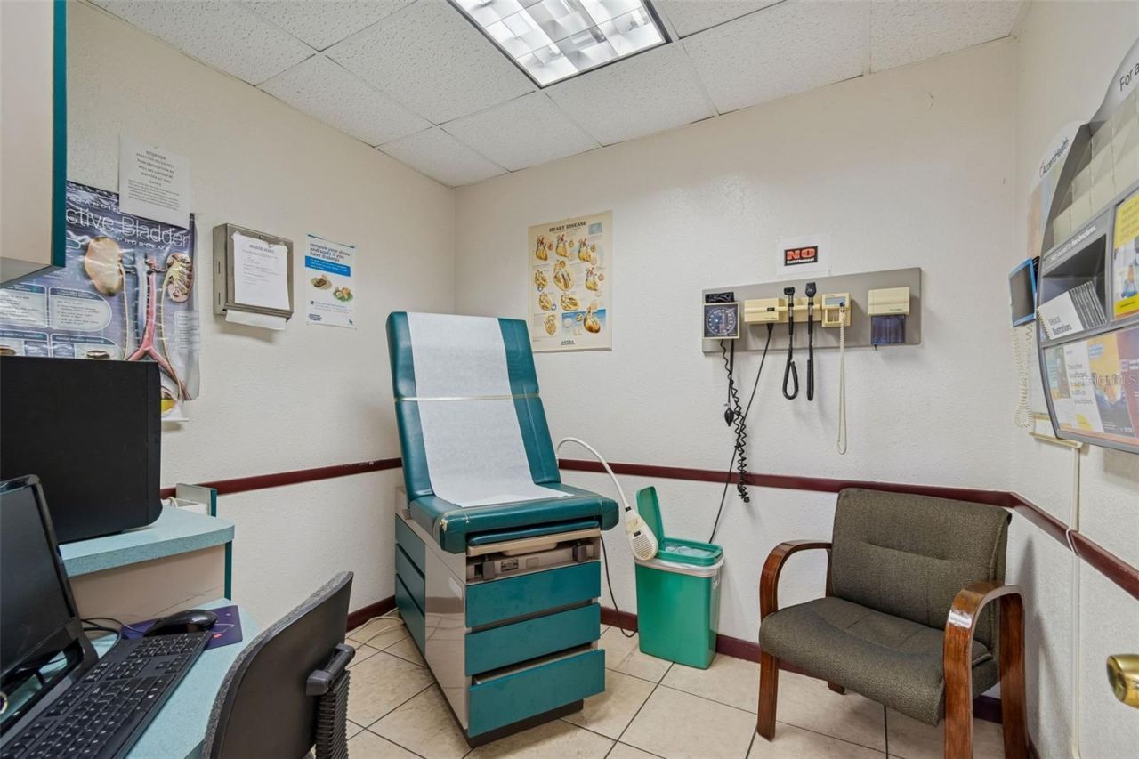 1152 62nd Avenue S, Saint Petersburg, FL 33705 Photo