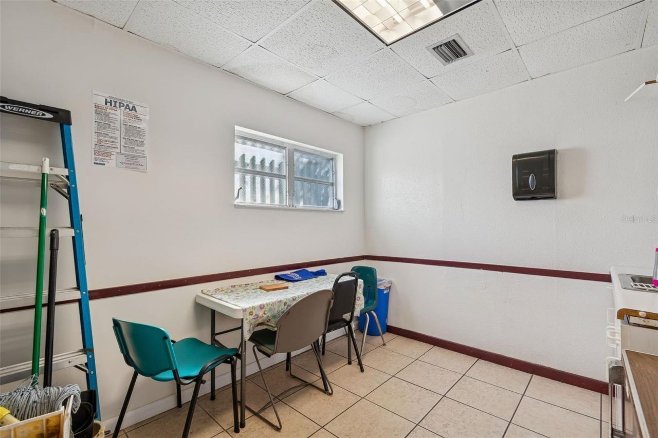 1152 62nd Avenue S, Saint Petersburg, FL 33705 Photo