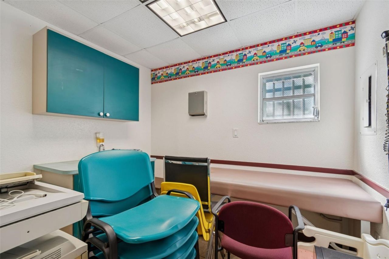 1152 62nd Avenue S, Saint Petersburg, FL 33705 Photo