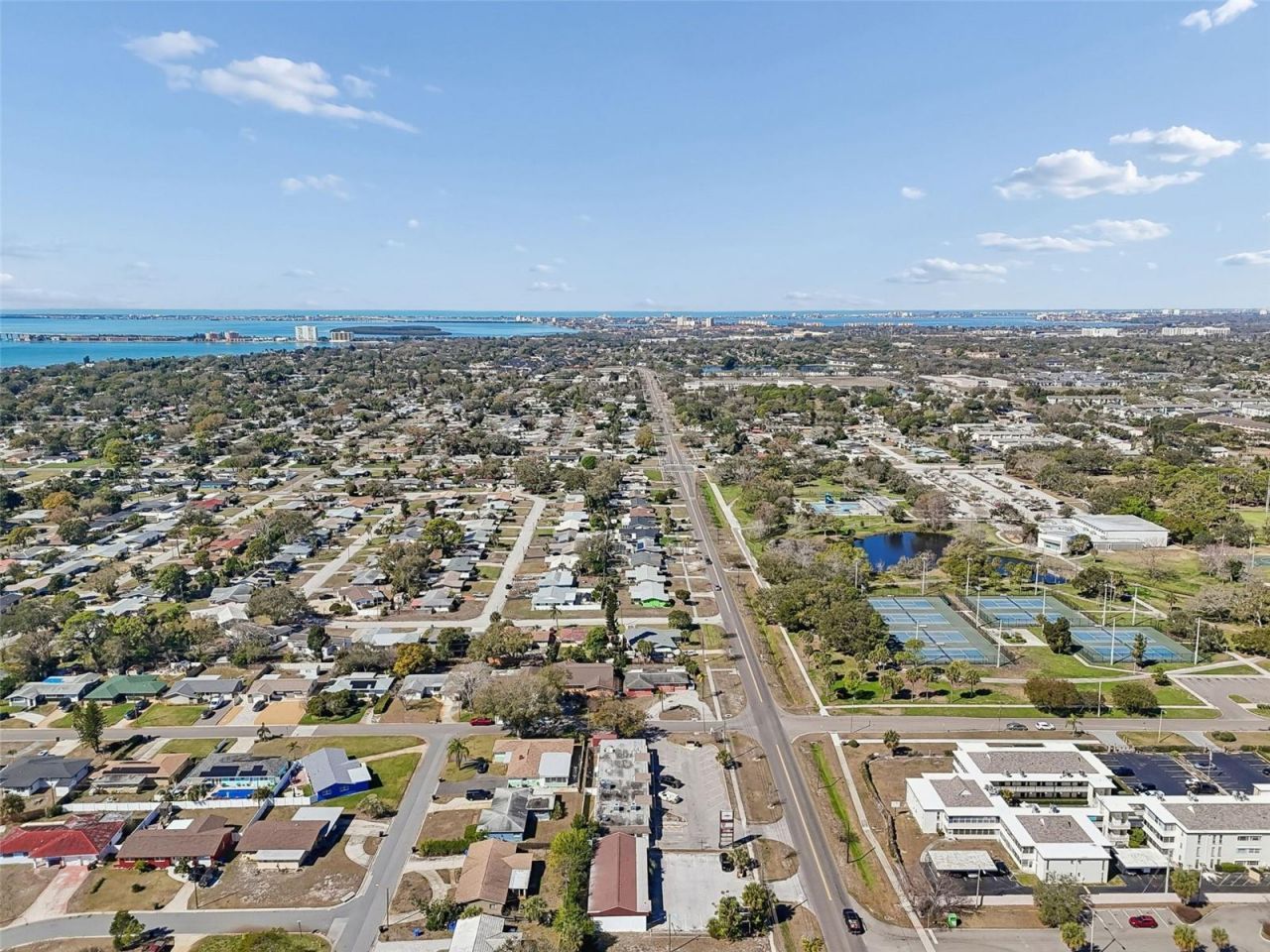 1152 62nd Avenue S, Saint Petersburg, FL 33705 Photo