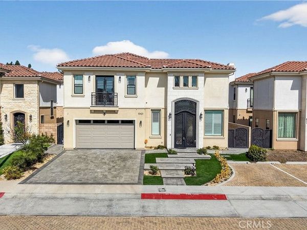 10421 Saint Anna Place, Fountain Valley, CA 92708