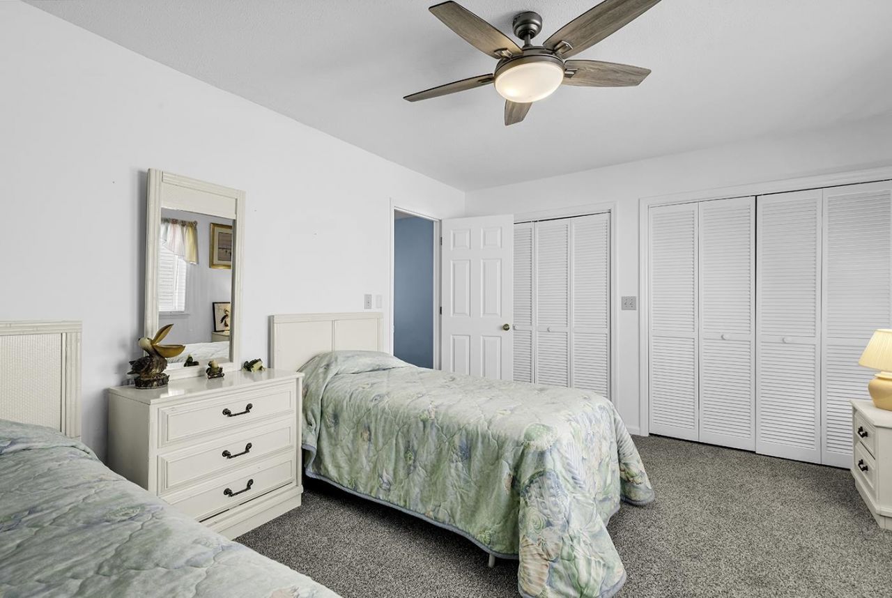 405 N Hillside Dr.  Photo 15