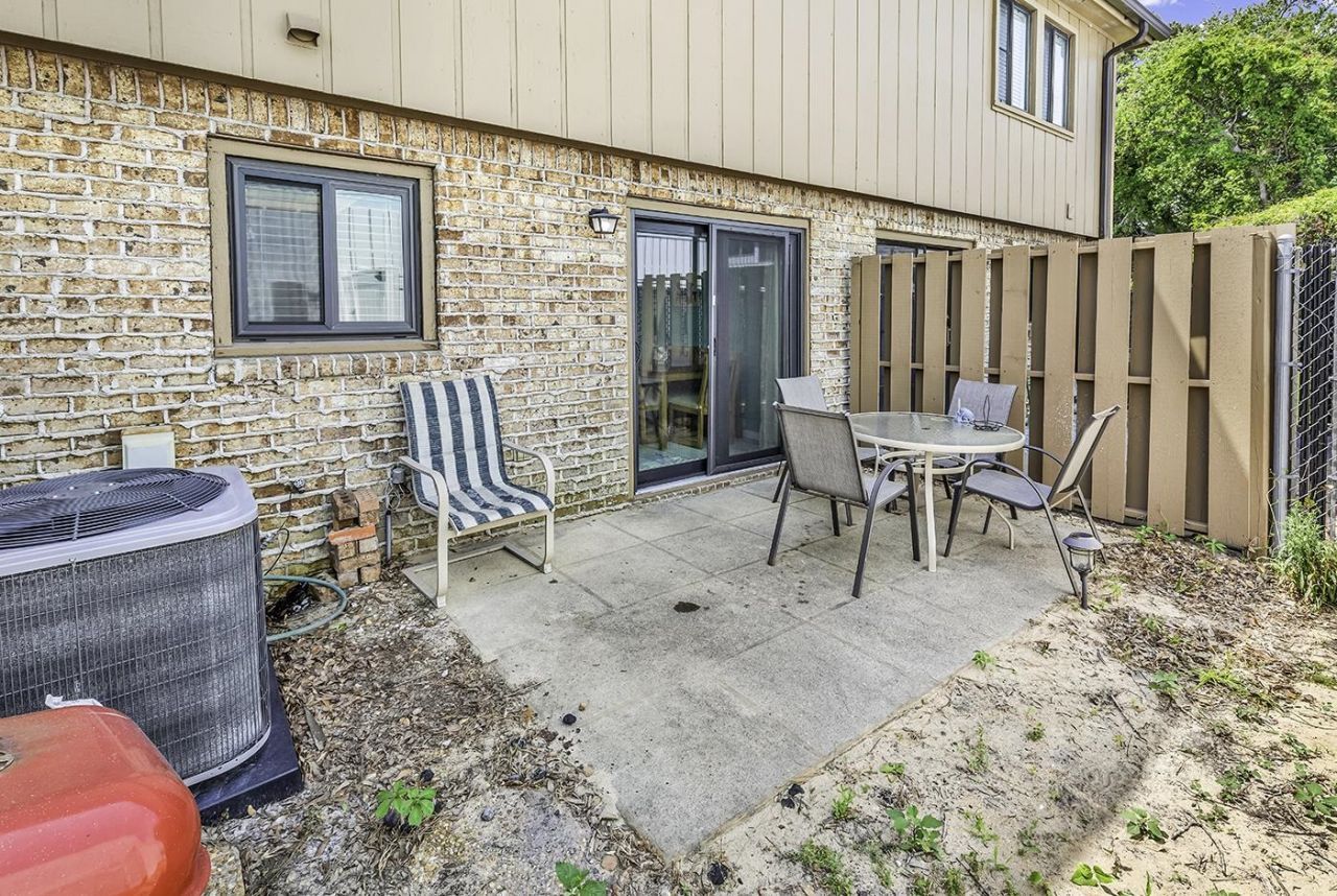 405 N Hillside Dr.  Photo 21