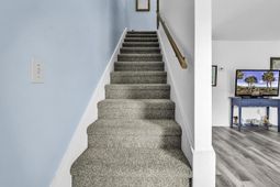 405 N Hillside Dr.  photo 4