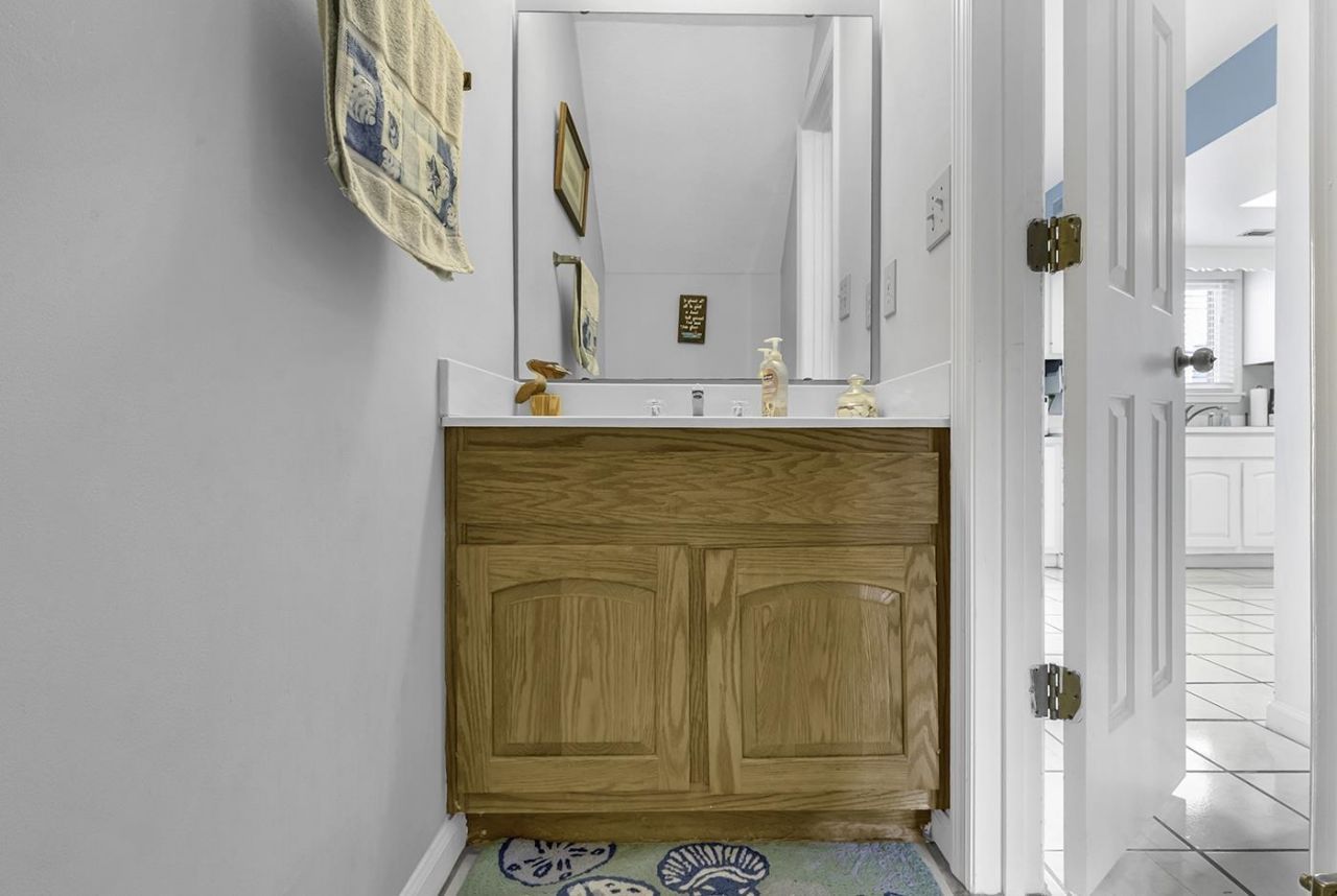 405 N Hillside Dr.  Photo 6