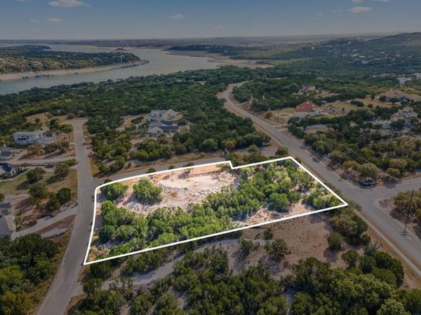 17620 Hunters Hollow, Jonestown, TX 78645