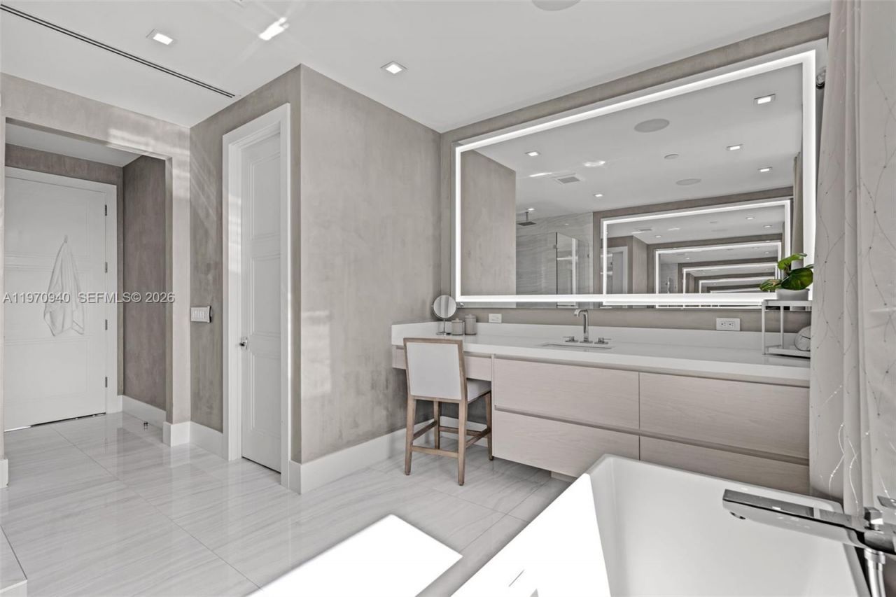 225 NE 3rd St , Boca Raton, FL 33432 Photo