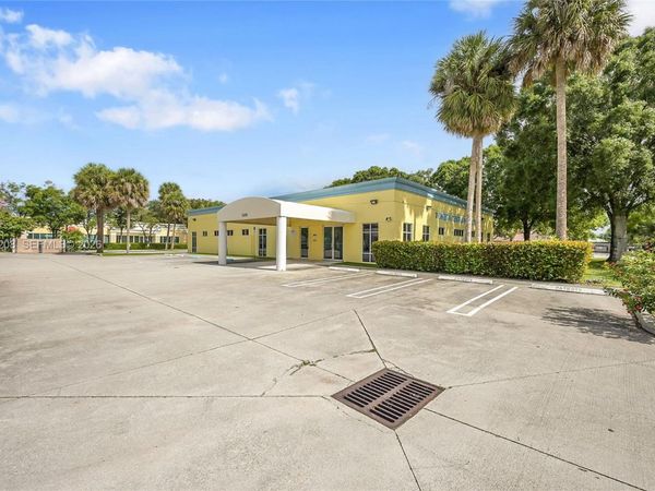 5205 Village Blvd , West Palm Beach, FL 33407