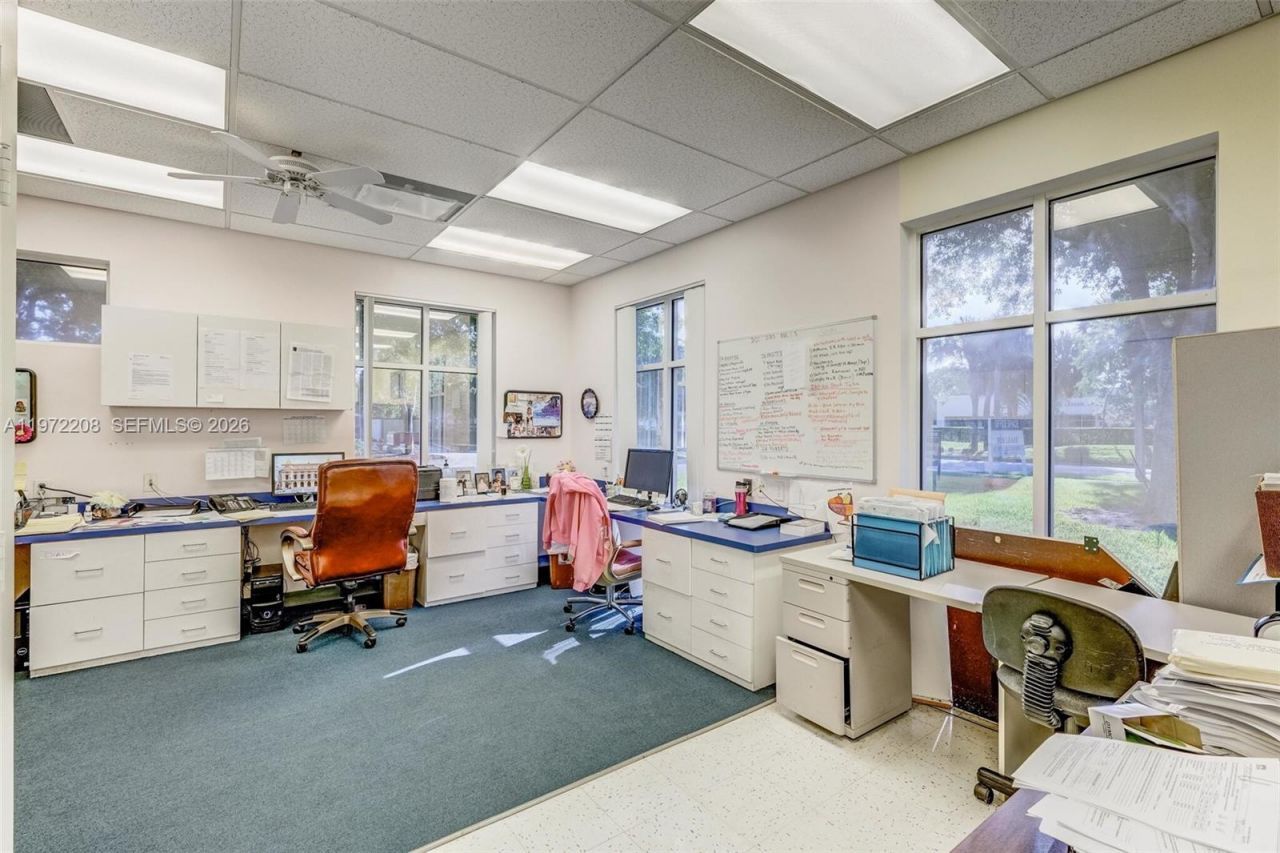 5205 Village Blvd , West Palm Beach, FL 33407 Photo