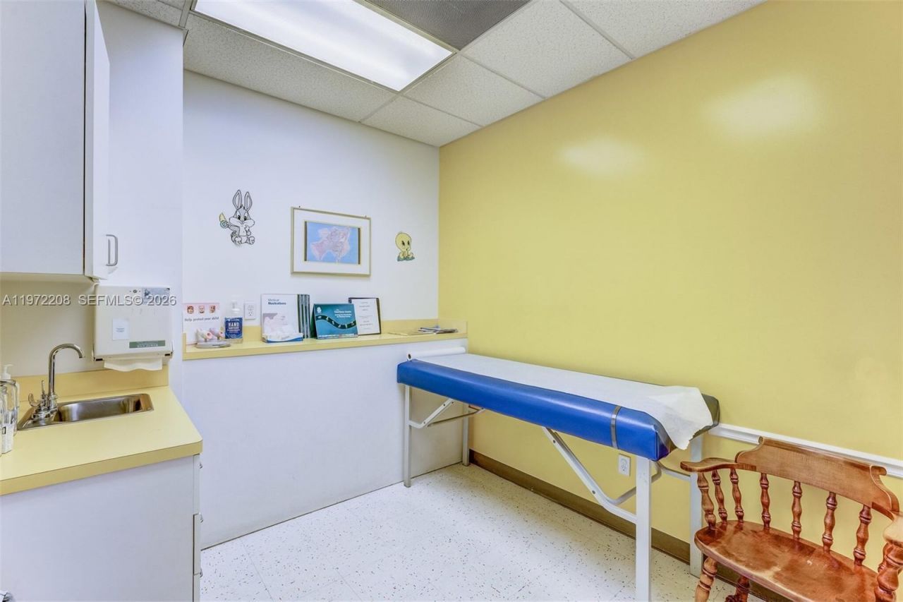 5205 Village Blvd , West Palm Beach, FL 33407 Photo