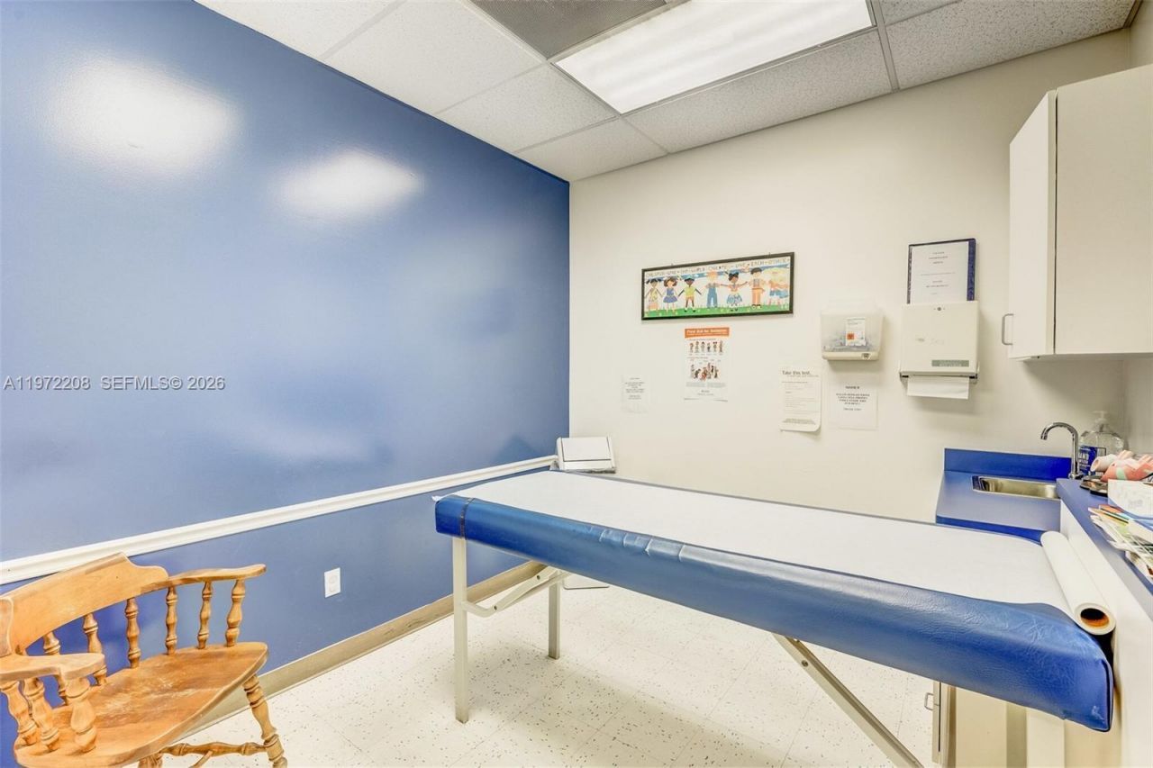 5205 Village Blvd , West Palm Beach, FL 33407 Photo