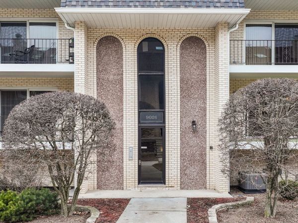 9026 Del Prado Drive, Unit 1N, Palos Hills, IL 60465