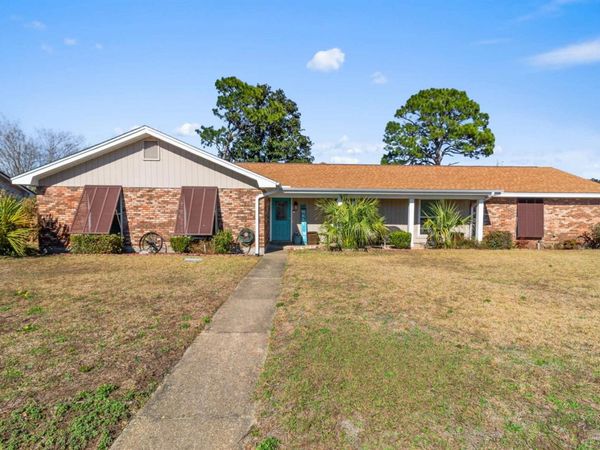 4196 Futura Dr, Pensacola, FL 32504