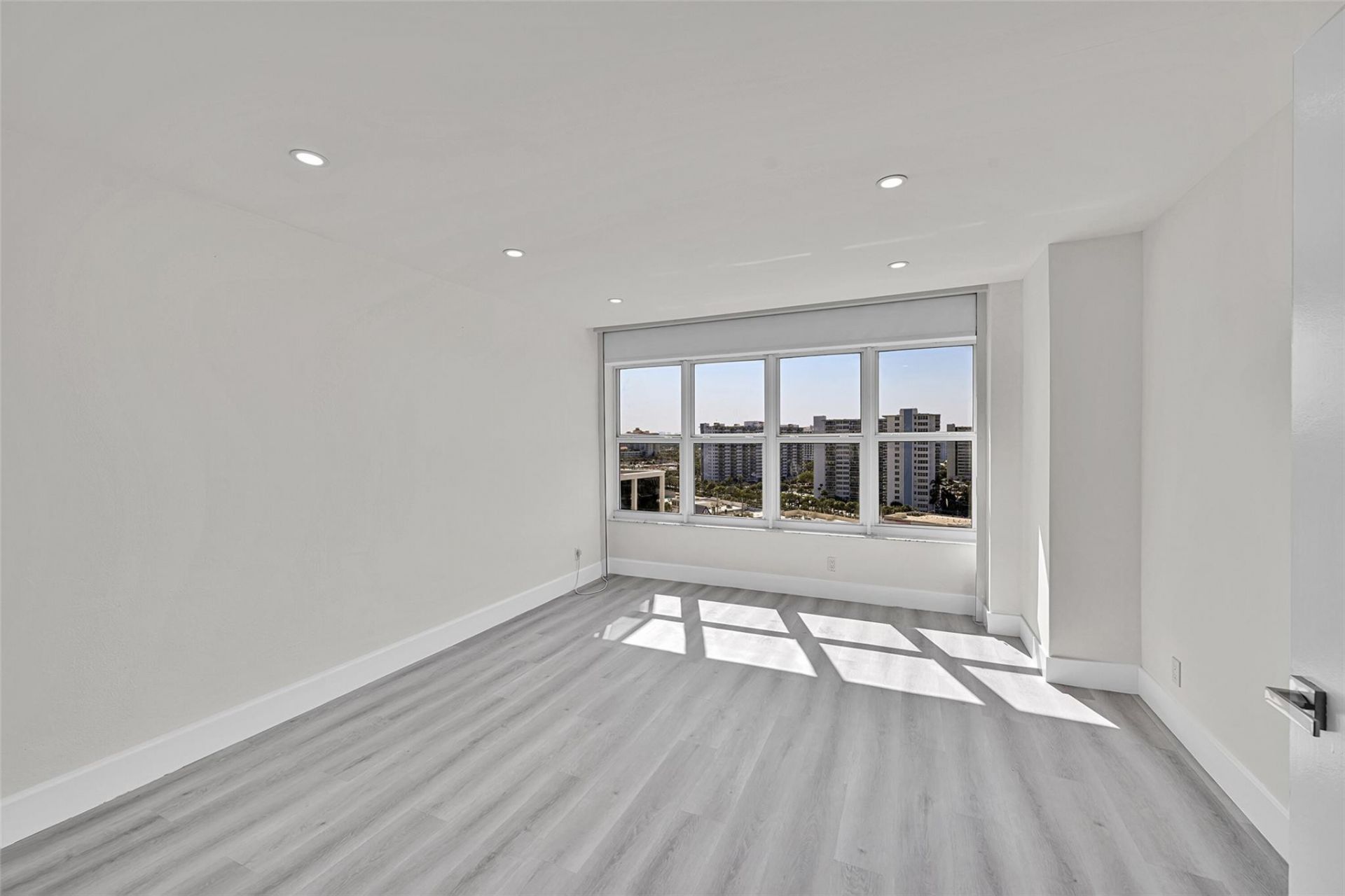 3700 Galt Ocean Drive, Unit 1215, Fort Lauderdale, FL 33308 Photo