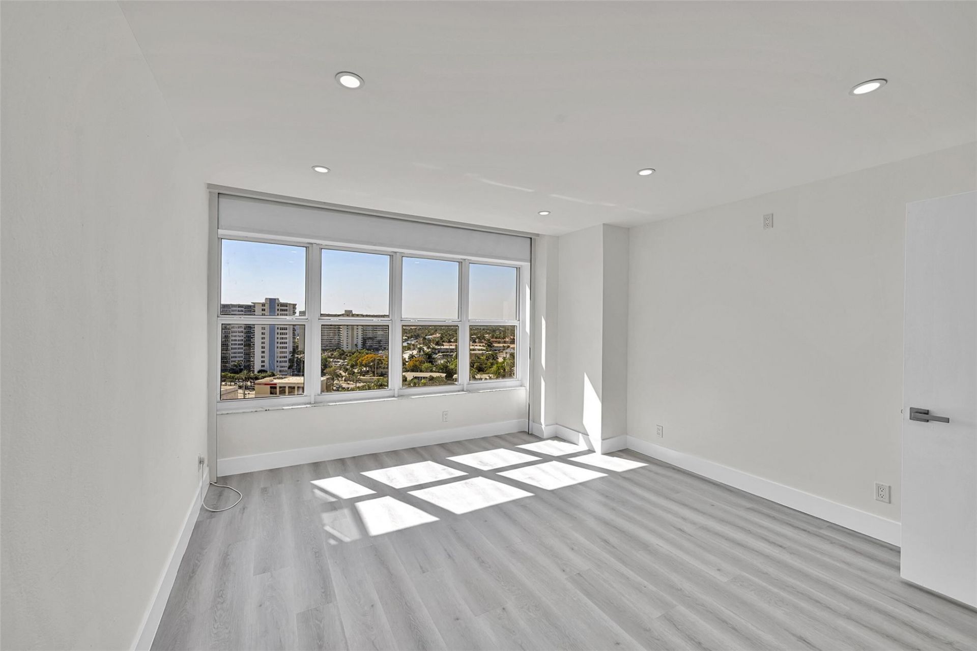 3700 Galt Ocean Drive, Unit 1215, Fort Lauderdale, FL 33308 Photo